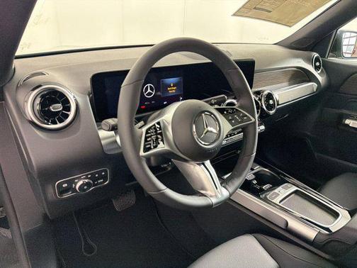 Night Black 2026 Mercedes-Benz GLB 250 4MATIC