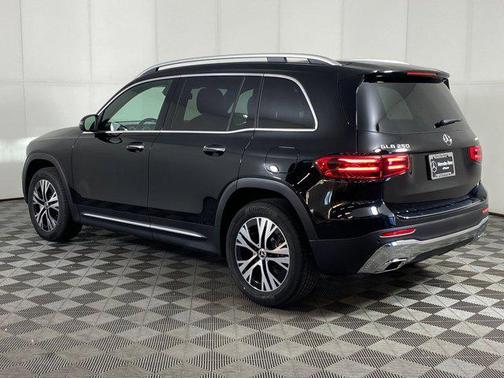 2025 Mercedes-Benz GLB 250 4MATIC
