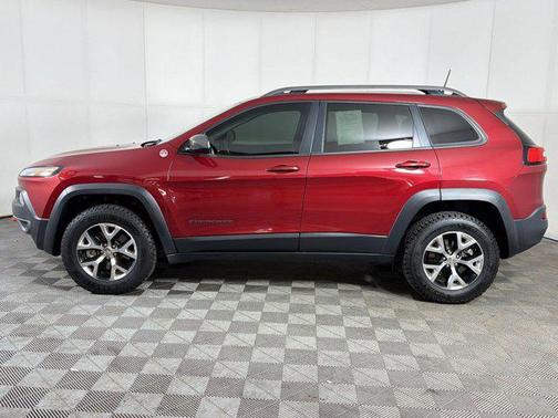 Deep Cherry Red Crystal Pearlcoat 2016 Jeep Cherokee Trailhawk