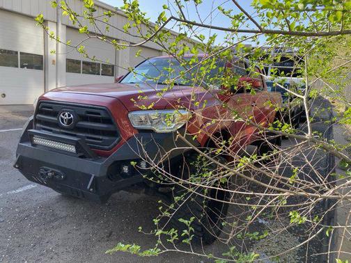 2016 Toyota Tacoma SR