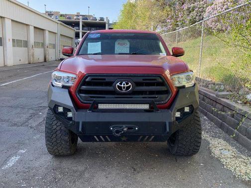 2016 Toyota Tacoma SR