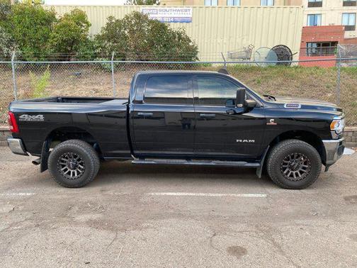 2021 RAM 2500 Tradesman Crew Cab 4x4 6'4' Box