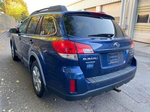 2010 Subaru Outback 3.6 R Limited