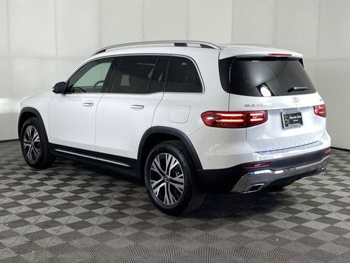 2025 Mercedes-Benz GLB 250 4MATIC