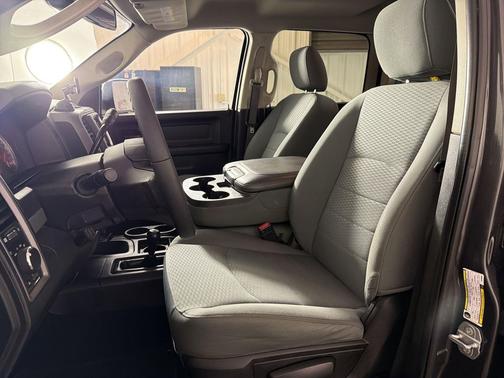 Granite Crystal Metallic Clearcoat 2018 RAM 2500 Tradesman Crew Cab 4x4 6'4' Box
