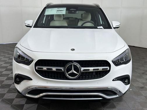 Polar White 2026 Mercedes-Benz GLA 250 4MATIC