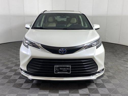 2021 Toyota Sienna XLE 7 Passenger