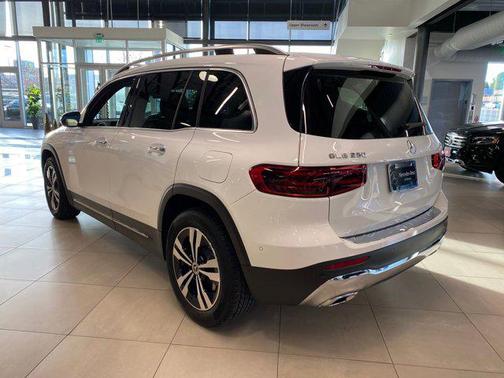 2025 Mercedes-Benz GLB 250 4MATIC