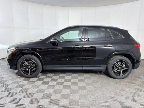 Night Black 2026 Mercedes-Benz GLA 250 4MATIC
