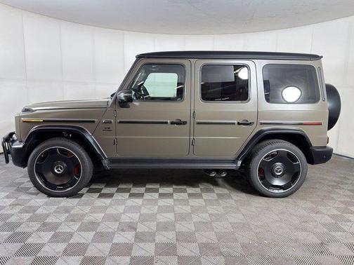 MANUFAKTUR Dark Olive Green Magno 2026 Mercedes-Benz AMG G 63 AMG G 63