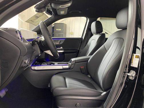 2025 Mercedes-Benz GLB 250 4MATIC
