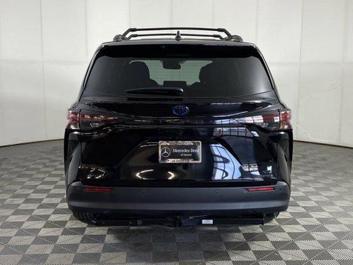 2024 Toyota Sienna Woodland Edition