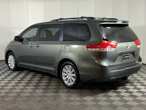 2011 Toyota Sienna XLE