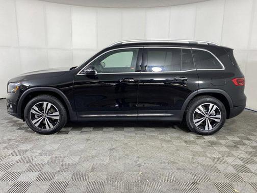 2025 Mercedes-Benz GLB 250 4MATIC