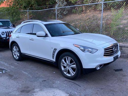 2015 INFINITI QX70 Base