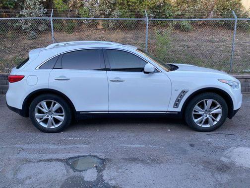 2015 INFINITI QX70 Base