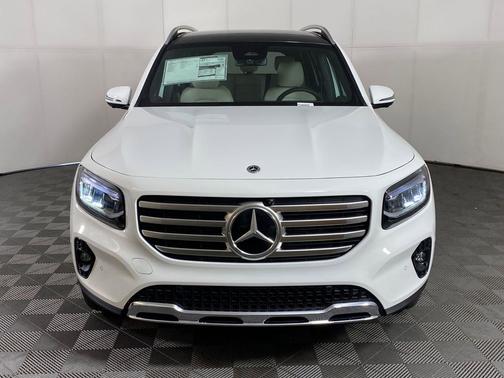 Polar White 2026 Mercedes-Benz GLB 250 4MATIC