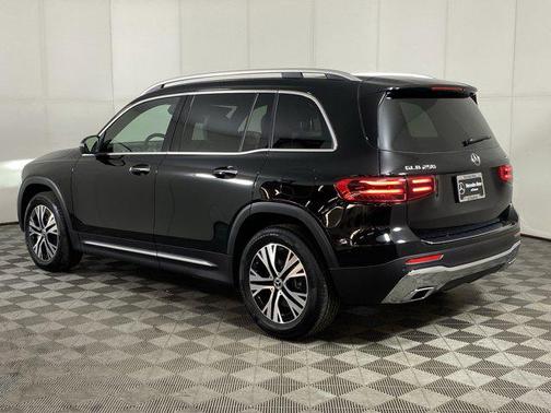 2025 Mercedes-Benz GLB 250 4MATIC