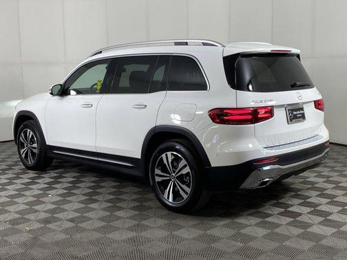 2025 Mercedes-Benz GLB 250 4MATIC