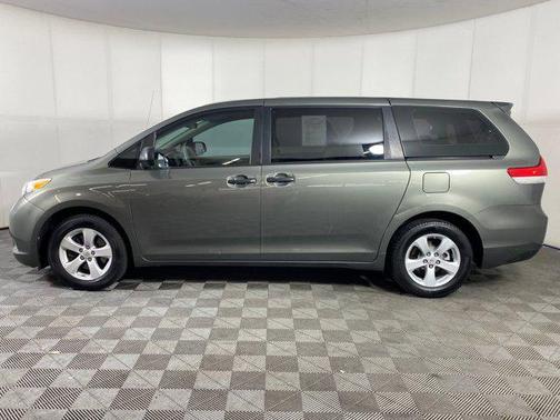 2011 Toyota Sienna 5dr 7-Pass Van I4 FWD (Natl)