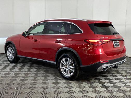 2026 Mercedes-Benz GLC 300 4MATIC