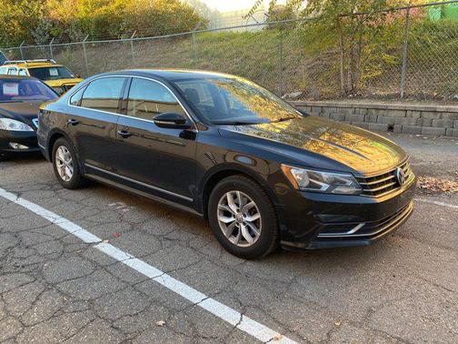 2016 Volkswagen Passat 1.8T S