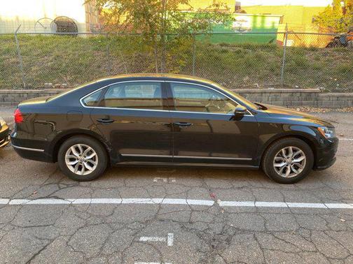 2016 Volkswagen Passat 1.8T S