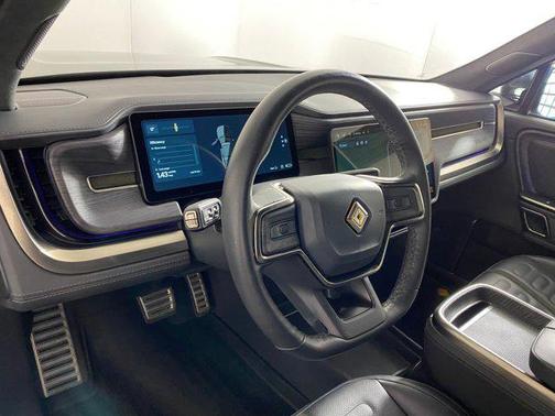 2024 Rivian R1S Adventure