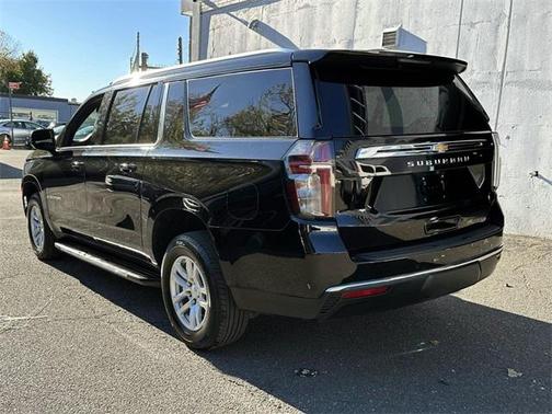 2024 Chevrolet Suburban LT