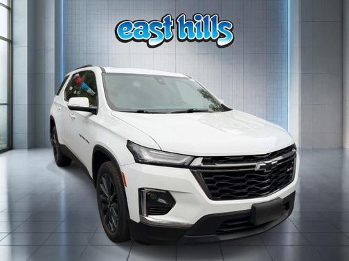 Summit White 2023 Chevrolet Traverse RS