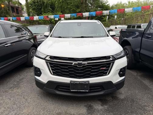Summit White 2023 Chevrolet Traverse RS