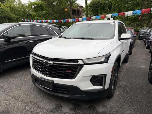 Summit White 2023 Chevrolet Traverse RS