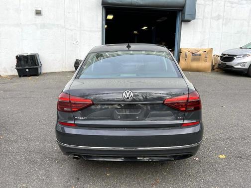 2017 Volkswagen Passat 1.8T R-Line