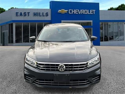 2017 Volkswagen Passat 1.8T R-Line