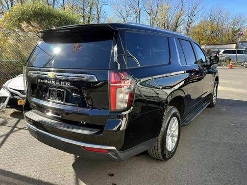 2024 Chevrolet Suburban LT