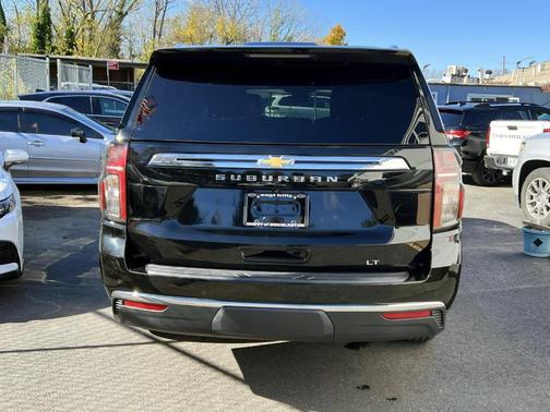 2024 Chevrolet Suburban LT