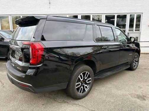 2023 GMC Yukon XL AT4