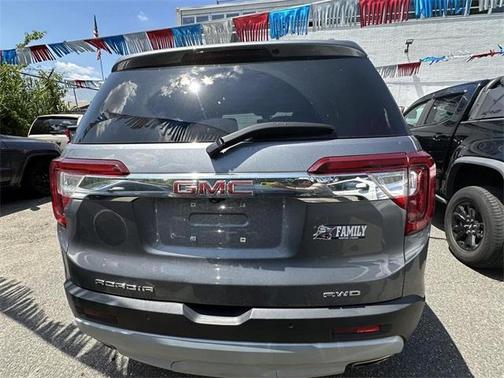 2022 GMC Acadia SLE