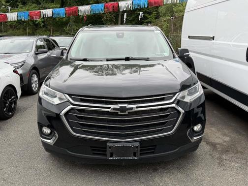 Mosaic Black Metallic 2021 Chevrolet Traverse LT Leather
