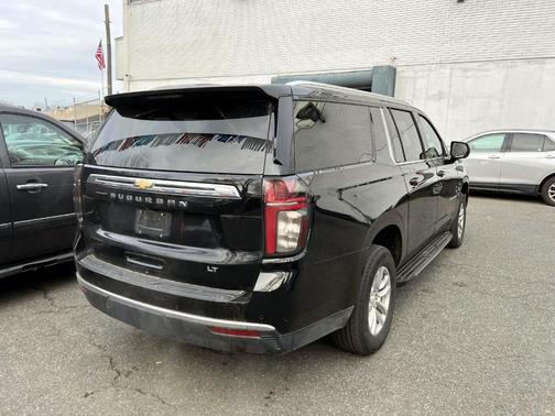 2024 Chevrolet Suburban LT