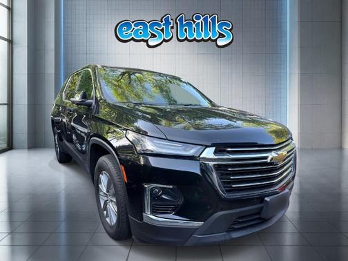 Mosaic Black Metallic 2023 Chevrolet Traverse LT Leather
