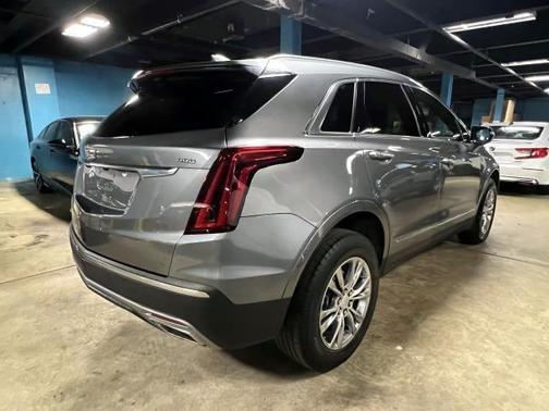 2022 Cadillac XT5 Premium Luxury
