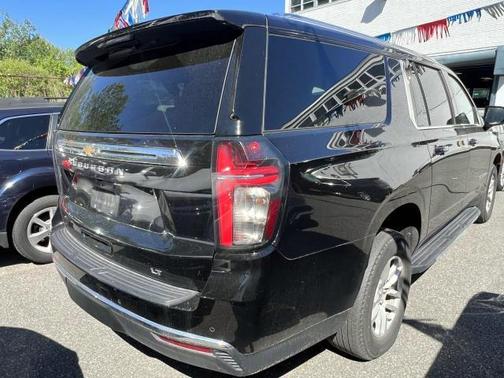 2023 Chevrolet Suburban LT