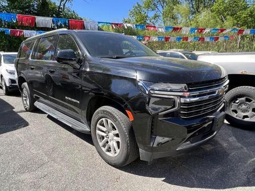 2023 Chevrolet Suburban LT