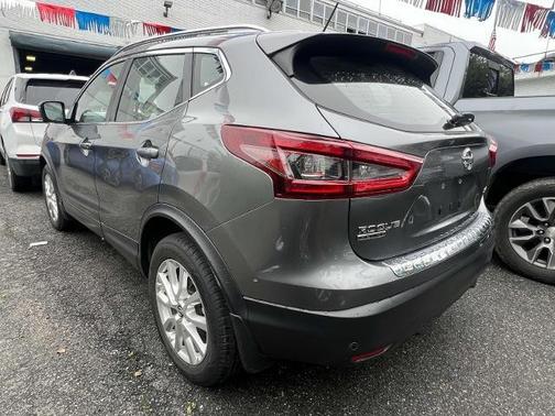 2022 Nissan Rogue Sport SV