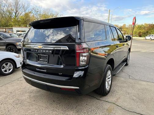 2024 Chevrolet Suburban LT