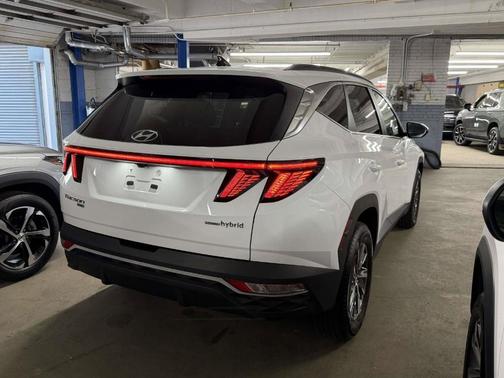 White 2022 Hyundai TUCSON Hybrid Blue