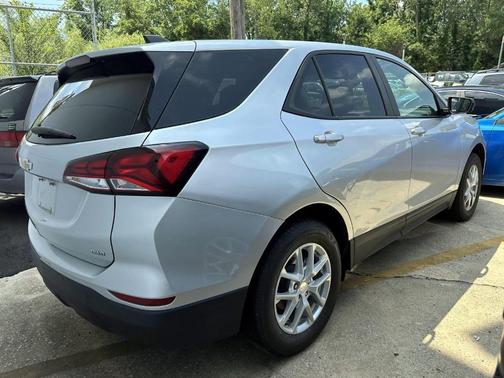 2022 Chevrolet Equinox LS