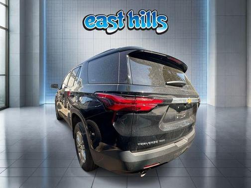 Black 2023 Chevrolet Traverse LT Cloth