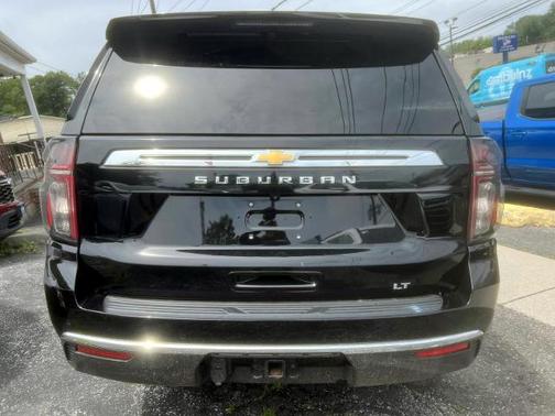 2023 Chevrolet Suburban LT